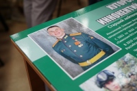 «Парту героя» в честь погибшего воина Иннокентия Хуторского открыли в хабаровской школе