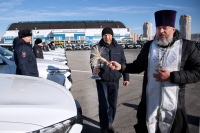 Настоятель Елизаветинского храма принял участие в торжественном вручении ключей к служебным автомобилям