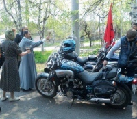 В день Пятидесятницы Благовещенский храм в поселке Майском посетили байкеры