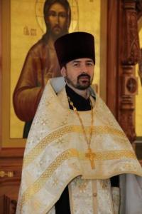 Известный сайт для хабаровских родителей ХабМама.рф наградил протоиерея Виталия Кудрю грамотами за совместную работу