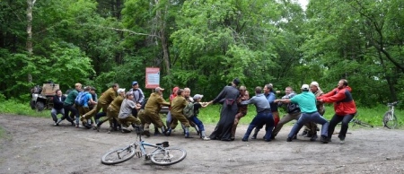 «Хехцирские путешествия», или палаточный лагерь близ мужского монастыря