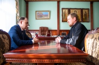 Митрополит Хабаровский и Приамурский Владимир встретился с главным федеральным инспектором по Хабаровскому краю В.Г. Крючковым