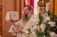 Митрополит Артемий возглавил Божественную литургию в храме святой преподобномученицы Елизаветы