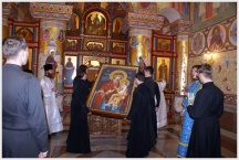 Перенесение святынь - патриаршего дара в храм Хабаровской семинарии (12 ссентября 2008 года)