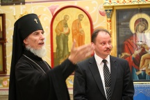 Подписание договора о сотрудничестве между Хабаровской духовной семинарией и ДФ Российской Правовой Академией. 13 сентября 2011г.