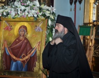 Пояс Пресвятой Богородицы в Покровском храме. г. Уссурийск. 1 ноября 2011 года.