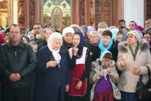 Прибытие  мироточивой иконы Божией Матери «Умягчение злых сердец» в Хабаровск и её встреча в Спасо-Преображенском соборе. 6 ноября 2011 г.