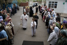 Икона Пресвятой Богородицы «Призри на смирение» в храмах Хабаровска (май 2007 года)